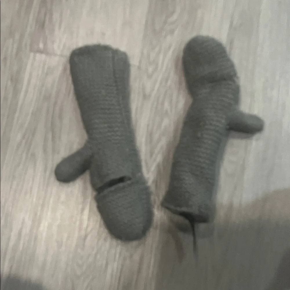 Cozy Gray Knit Mittens